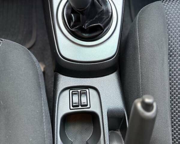 Чорний Міцубісі Lancer, об'ємом двигуна 1.6 л та пробігом 98 тис. км за 5600 $, фото 23 на Automoto.ua