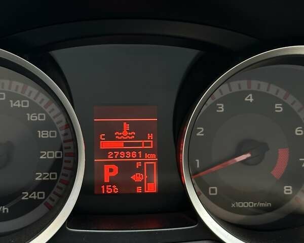 Черный Мицубиси Лансер, объемом двигателя 2 л и пробегом 280 тыс. км за 7000 $, фото 7 на Automoto.ua