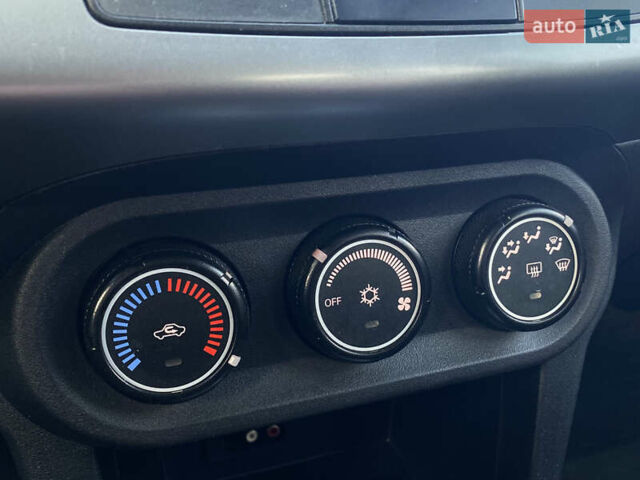 Чорний Міцубісі Lancer, об'ємом двигуна 1.5 л та пробігом 203 тис. км за 6250 $, фото 14 на Automoto.ua