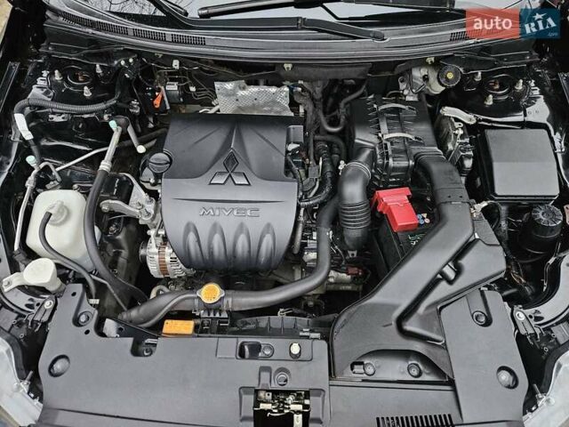Черный Мицубиси Лансер, объемом двигателя 1.5 л и пробегом 222 тыс. км за 4900 $, фото 10 на Automoto.ua
