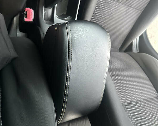 Черный Мицубиси Лансер, объемом двигателя 1.5 л и пробегом 202 тыс. км за 6500 $, фото 38 на Automoto.ua