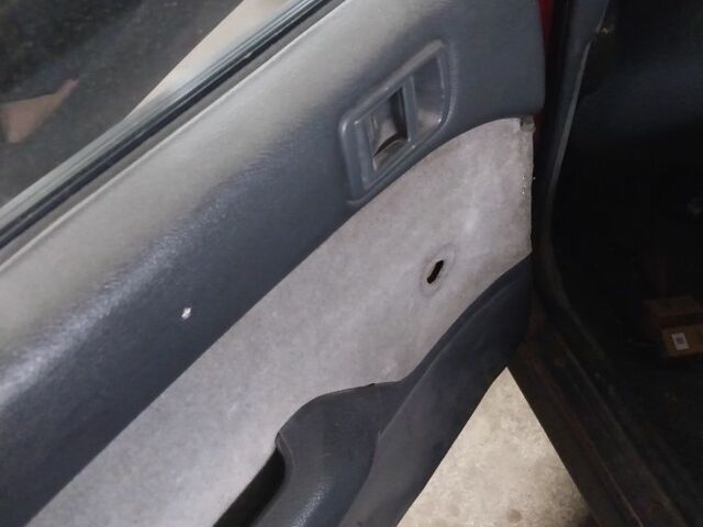 Червоний Міцубісі Lancer, об'ємом двигуна 1.5 л та пробігом 380 тис. км за 1419 $, фото 7 на Automoto.ua