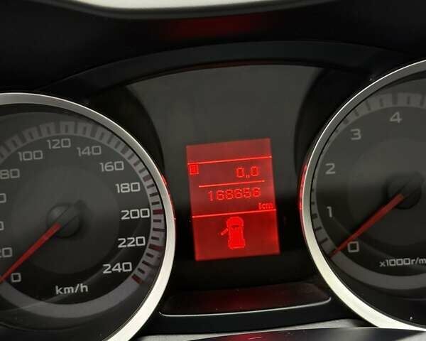 Червоний Міцубісі Lancer, об'ємом двигуна 1.8 л та пробігом 168 тис. км за 5600 $, фото 3 на Automoto.ua