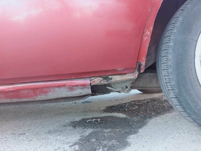 Красный Мицубиси Лансер, объемом двигателя 1.5 л и пробегом 222 тыс. км за 700 $, фото 6 на Automoto.ua