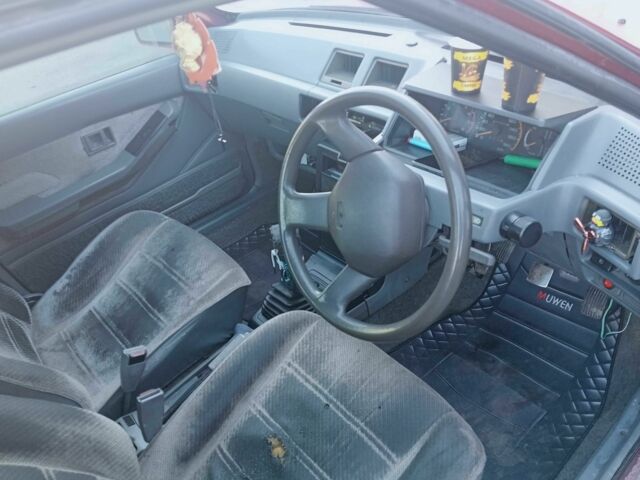 Красный Мицубиси Лансер, объемом двигателя 1.5 л и пробегом 222 тыс. км за 700 $, фото 5 на Automoto.ua