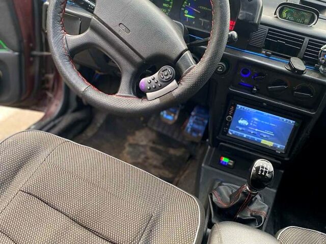 Красный Мицубиси Лансер, объемом двигателя 1.2 л и пробегом 420 тыс. км за 1900 $, фото 4 на Automoto.ua