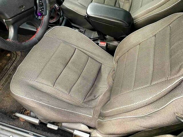 Красный Мицубиси Лансер, объемом двигателя 1.2 л и пробегом 420 тыс. км за 1900 $, фото 3 на Automoto.ua