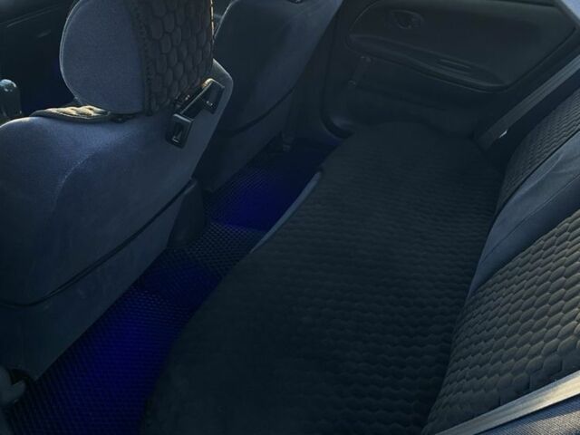 Красный Мицубиси Лансер, объемом двигателя 1.3 л и пробегом 182 тыс. км за 3000 $, фото 10 на Automoto.ua