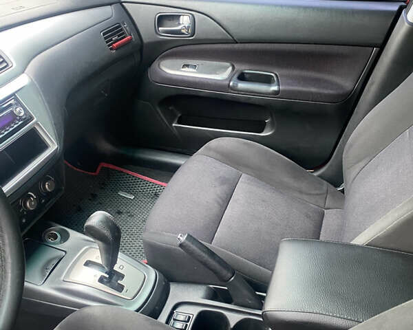 Міцубісі Lancer 2006 у Вышгороде на Automoto.ua Червоний Міцубісі Lancer, об'ємом двигуна 2 л та пробігом 320 тис. км за 2500 $, фото 7 на Automoto.ua