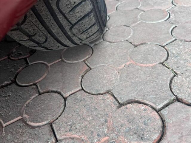 Красный Мицубиси Лансер, объемом двигателя 1.6 л и пробегом 276 тыс. км за 4350 $, фото 9 на Automoto.ua