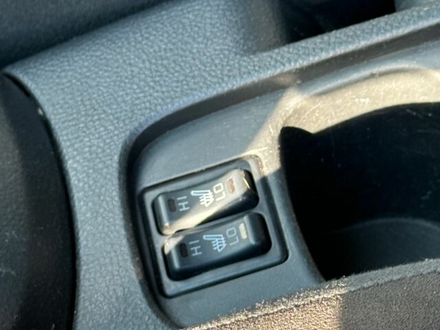 Красный Мицубиси Лансер, объемом двигателя 1.6 л и пробегом 230 тыс. км за 5300 $, фото 18 на Automoto.ua