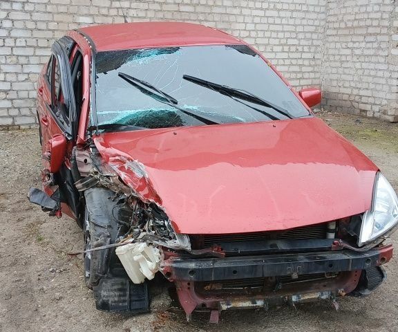 Красный Мицубиси Лансер, объемом двигателя 1.6 л и пробегом 155 тыс. км за 2000 $, фото 5 на Automoto.ua