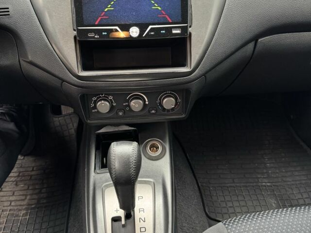 Красный Мицубиси Лансер, объемом двигателя 1.6 л и пробегом 285 тыс. км за 3650 $, фото 11 на Automoto.ua