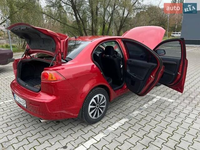 Красный Мицубиси Лансер, объемом двигателя 1.5 л и пробегом 207 тыс. км за 4500 $, фото 10 на Automoto.ua