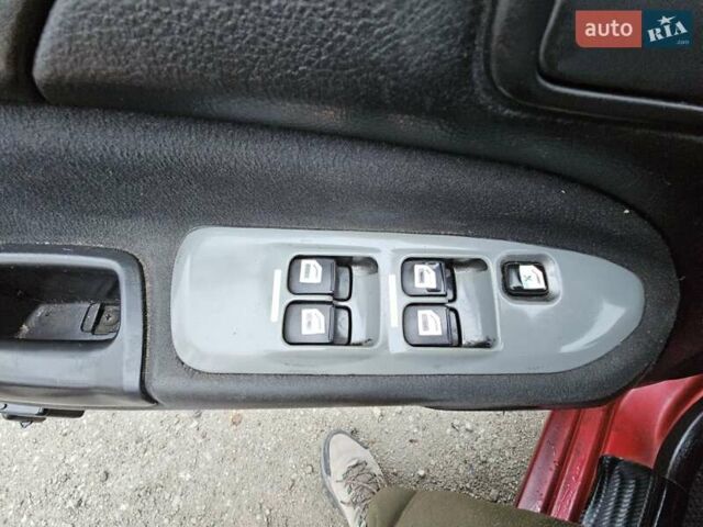 Червоний Міцубісі Lancer, об'ємом двигуна 1.6 л та пробігом 267 тис. км за 2999 $, фото 16 на Automoto.ua