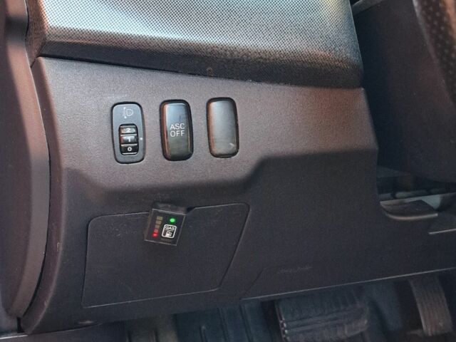 Красный Мицубиси Лансер, объемом двигателя 2 л и пробегом 274 тыс. км за 6000 $, фото 5 на Automoto.ua