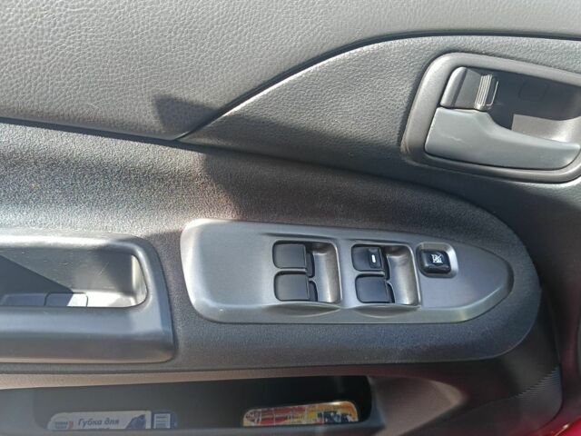 Красный Мицубиси Лансер, объемом двигателя 0 л и пробегом 221 тыс. км за 5500 $, фото 4 на Automoto.ua