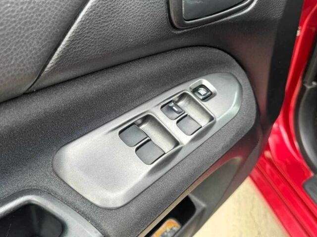 Мицубиси Лансер 2007 в Киеве на Automoto.ua Красный Мицубиси Лансер, объемом двигателя 1.6 л и пробегом 212 тыс. км за 5490 $, фото 15 на Automoto.ua