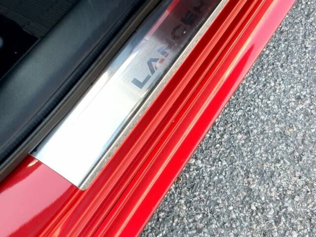 Красный Мицубиси Лансер, объемом двигателя 2 л и пробегом 110 тыс. км за 7500 $, фото 16 на Automoto.ua