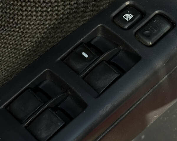 Червоний Міцубісі Lancer, об'ємом двигуна 2 л та пробігом 215 тис. км за 6500 $, фото 14 на Automoto.ua