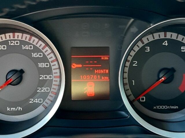 Красный Мицубиси Лансер, объемом двигателя 2 л и пробегом 110 тыс. км за 7500 $, фото 11 на Automoto.ua