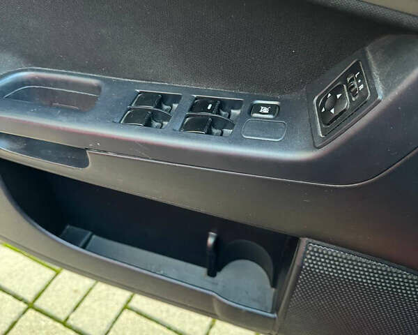 Красный Мицубиси Лансер, объемом двигателя 2 л и пробегом 143 тыс. км за 5200 $, фото 18 на Automoto.ua