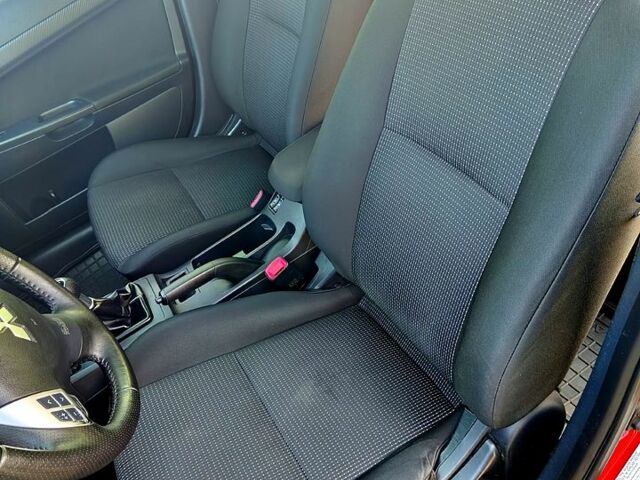 Червоний Міцубісі Lancer, об'ємом двигуна 1.5 л та пробігом 251 тис. км за 5500 $, фото 8 на Automoto.ua