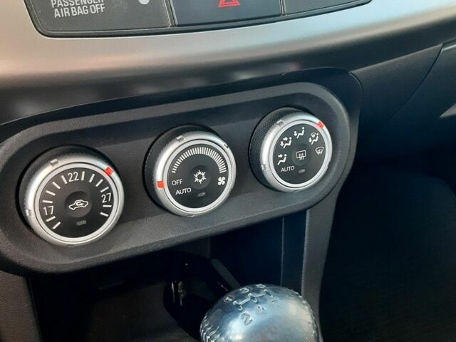 Красный Мицубиси Лансер, объемом двигателя 2 л и пробегом 110 тыс. км за 7500 $, фото 19 на Automoto.ua