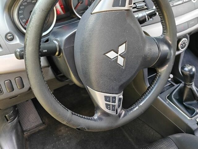 Червоний Міцубісі Lancer, об'ємом двигуна 0 л та пробігом 144 тис. км за 5600 $, фото 6 на Automoto.ua