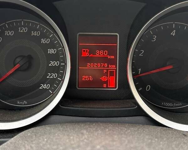 Красный Мицубиси Лансер, объемом двигателя 1.5 л и пробегом 202 тыс. км за 5800 $, фото 16 на Automoto.ua