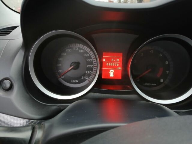 Червоний Міцубісі Lancer, об'ємом двигуна 2 л та пробігом 2 тис. км за 6200 $, фото 5 на Automoto.ua