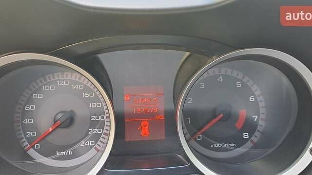 Червоний Міцубісі Lancer, об'ємом двигуна 2 л та пробігом 197 тис. км за 7300 $, фото 4 на Automoto.ua