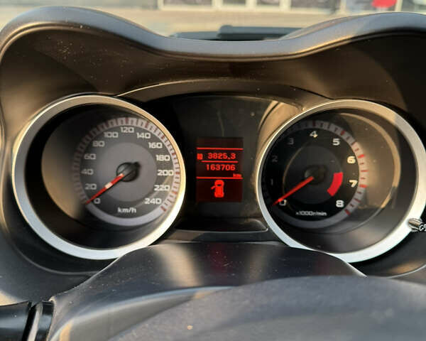 Червоний Міцубісі Lancer, об'ємом двигуна 1.9 л та пробігом 163 тис. км за 6700 $, фото 12 на Automoto.ua