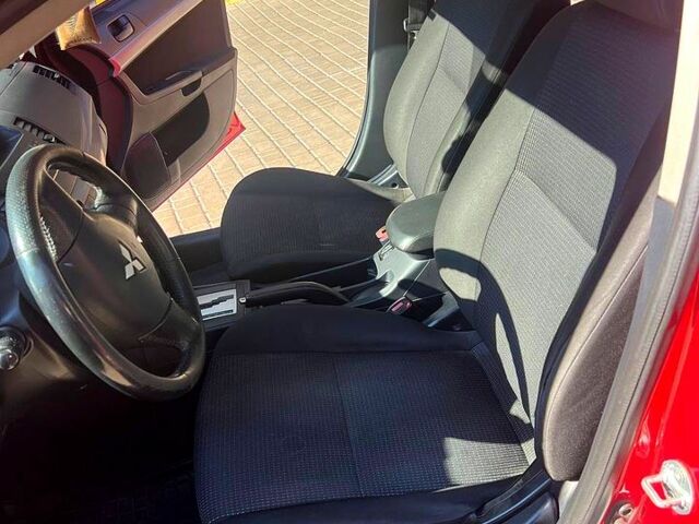Червоний Міцубісі Lancer, об'ємом двигуна 1.5 л та пробігом 250 тис. км за 6000 $, фото 2 на Automoto.ua