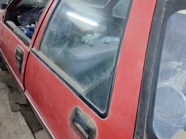 Красный Мицубиси Лансер, объемом двигателя 0 л и пробегом 250 тыс. км за 450 $, фото 1 на Automoto.ua