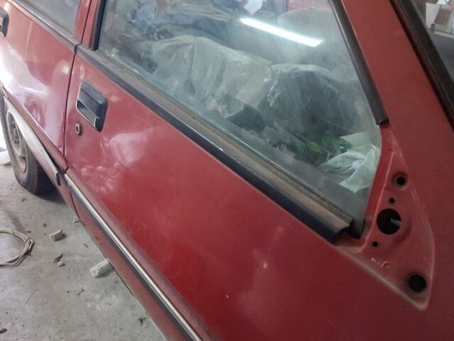 Красный Мицубиси Лансер, объемом двигателя 0 л и пробегом 250 тыс. км за 450 $, фото 2 на Automoto.ua