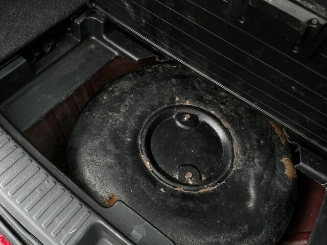 Красный Мицубиси Лансер, объемом двигателя 1.6 л и пробегом 290 тыс. км за 2800 $, фото 11 на Automoto.ua