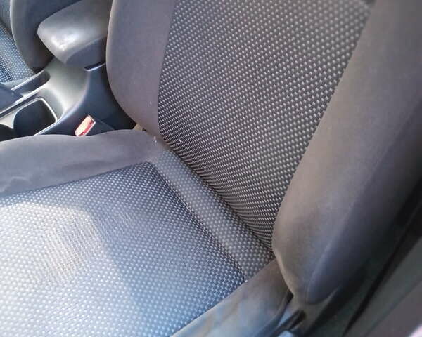 Красный Мицубиси Лансер, объемом двигателя 1.6 л и пробегом 217 тыс. км за 3750 $, фото 8 на Automoto.ua