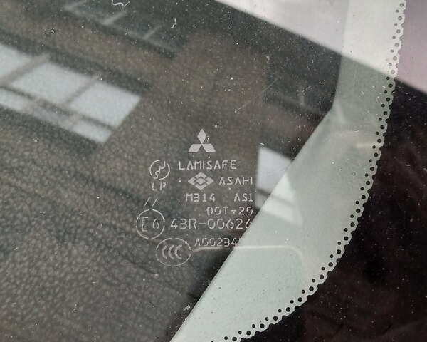 Красный Мицубиси Лансер, объемом двигателя 1.6 л и пробегом 217 тыс. км за 3750 $, фото 7 на Automoto.ua