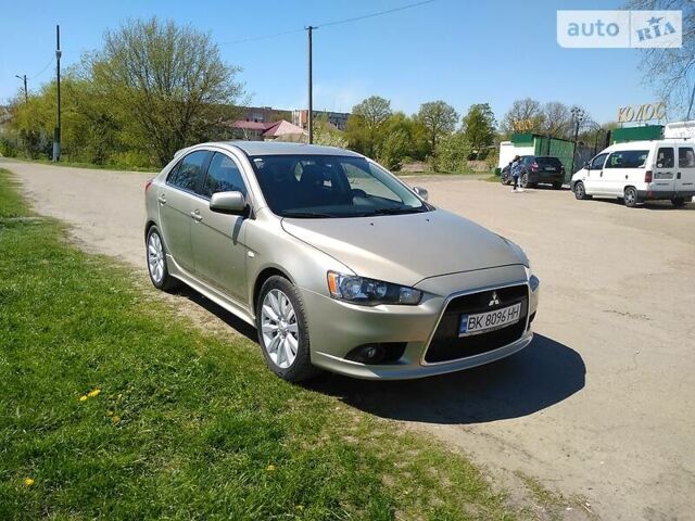 Міцубісі Lancer, об'ємом двигуна 2 л та пробігом 235 тис. км за 7300 $, фото 5 на Automoto.ua