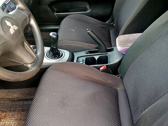 Мицубиси Лансер, объемом двигателя 1.6 л и пробегом 238 тыс. км за 3000 $, фото 9 на Automoto.ua