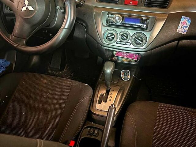 Мицубиси Лансер 2008 в Кропивницком (Кировограде) на Automoto.ua Мицубиси Лансер, объемом двигателя 1.6 л и пробегом 175 тыс. км за 2000 $, фото 6 на Automoto.ua