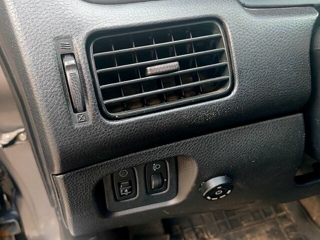 Мицубиси Лансер, объемом двигателя 1.6 л и пробегом 238 тыс. км за 3000 $, фото 13 на Automoto.ua