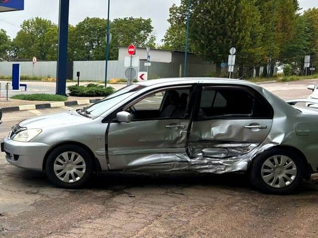 Мицубиси Лансер 2008 в Кропивницком (Кировограде) на Automoto.ua Мицубиси Лансер, объемом двигателя 1.6 л и пробегом 175 тыс. км за 2000 $, фото 5 на Automoto.ua