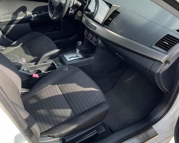 Мицубиси Лансер, объемом двигателя 2.36 л и пробегом 273 тыс. км за 9500 $, фото 3 на Automoto.ua