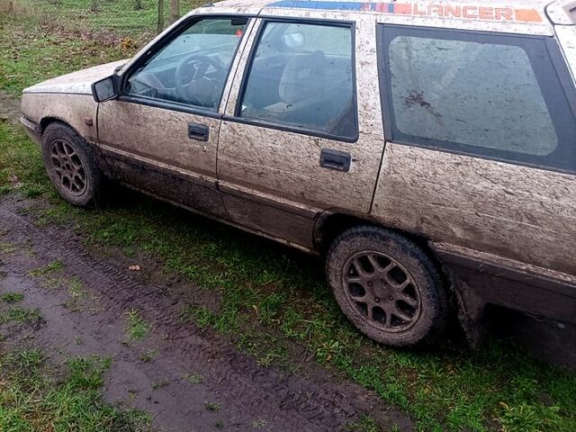 Мицубиси Лансер, объемом двигателя 1.8 л и пробегом 0 тыс. км за 1200 $, фото 1 на Automoto.ua