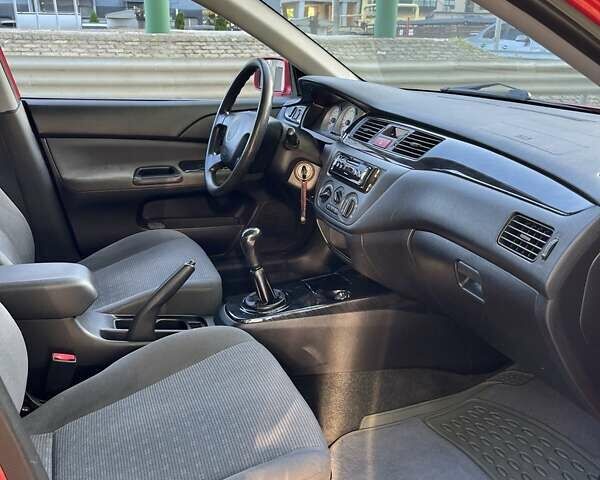 Мицубиси Лансер, объемом двигателя 1.58 л и пробегом 154 тыс. км за 4300 $, фото 6 на Automoto.ua