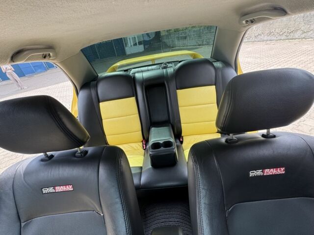 Жовтий Міцубісі Lancer, об'ємом двигуна 2 л та пробігом 262 тис. км за 3300 $, фото 7 на Automoto.ua