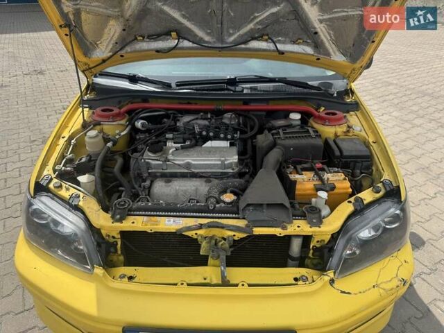 Мицубиси Лансер 2002 в Ивано-Франковске на Automoto.ua Желтый Мицубиси Лансер, объемом двигателя 2 л и пробегом 262 тыс. км за 3999 $, фото 11 на Automoto.ua