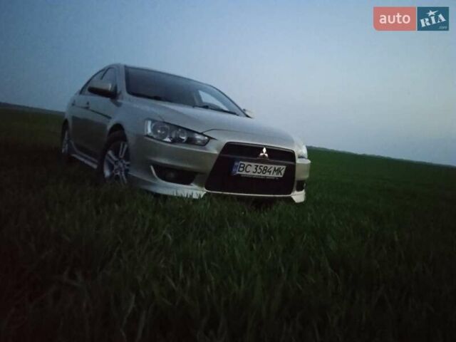 Жовтий Міцубісі Lancer, об'ємом двигуна 2 л та пробігом 175 тис. км за 7100 $, фото 4 на Automoto.ua